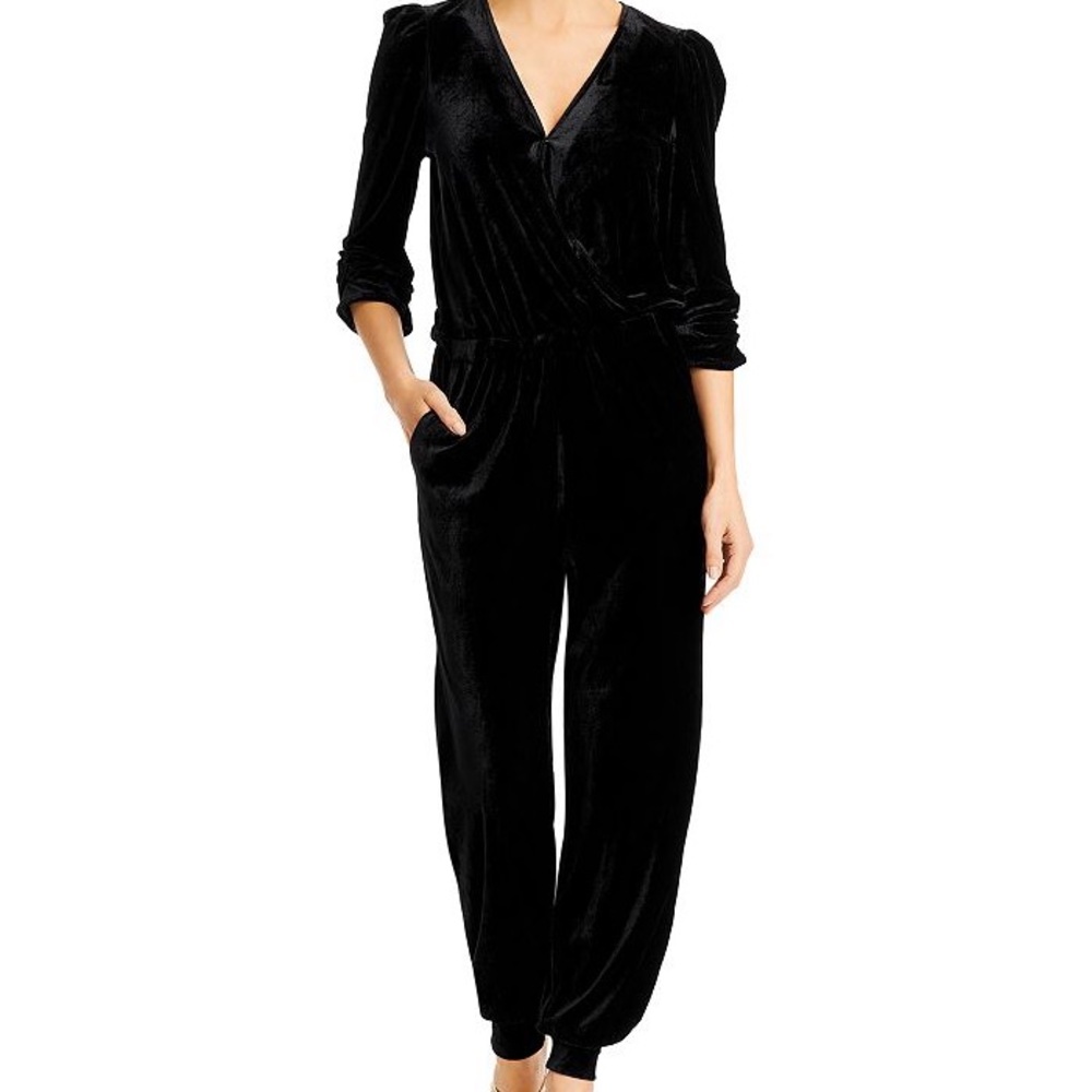 Gently loved, generation love the velour jumpsuit perfect for the holidays!